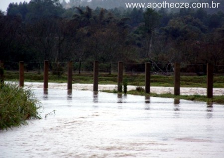 estrada inundada